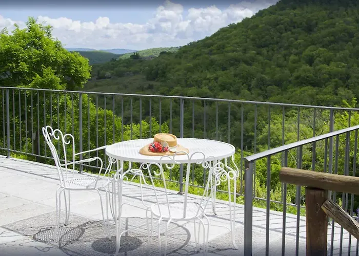 Hotel Tenuta Di Ricavo 4*